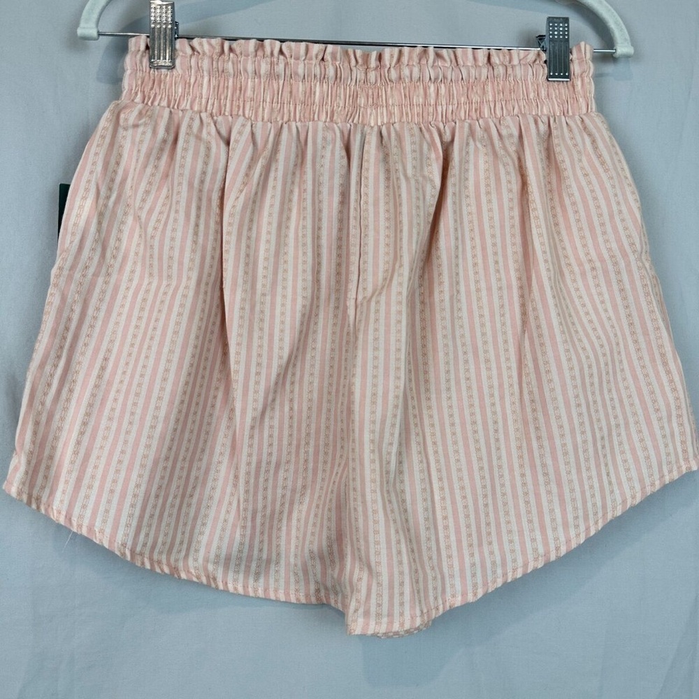 High Waisted Linen-like Shorts - Picture 2 of 5